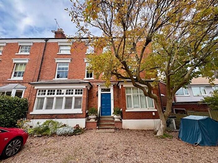 1 Bedroom Apartment To Rent In Clarendon Road, Kenilworth, CV8