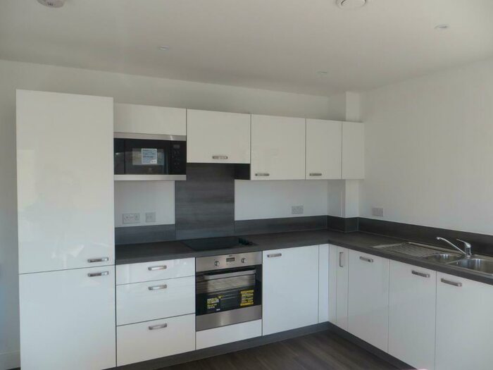2 Bedroom Flat To Rent In Dunstone Court, Catford Green, Adenmore Road, Catford, SE6