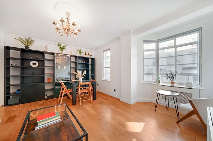 1 Bedroom Flat For Sale In Hatherley Grove, W2
