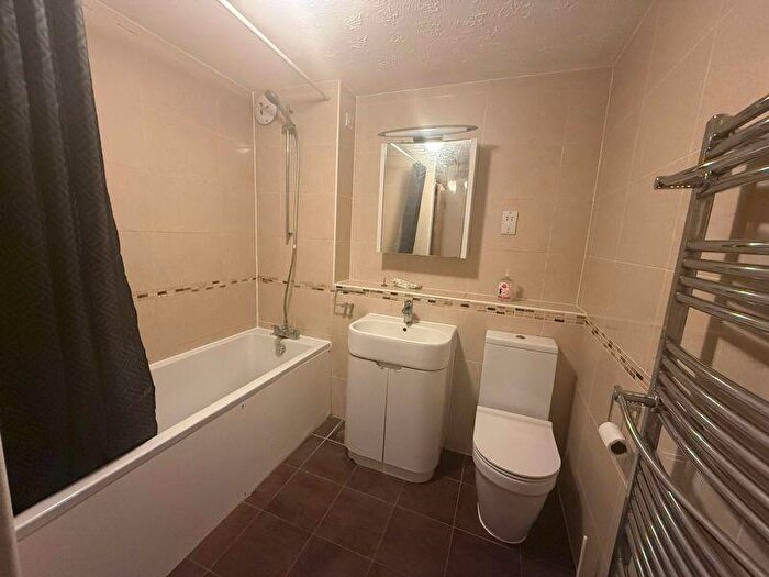 2 Bedroom Apartment To Rent In Leicester Road, Barnet, EN5