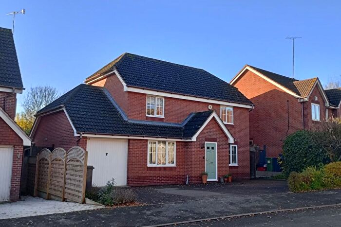 4 Bedroom Detached House For Sale In Rowborough Close, Hatton Park, Warwick, CV35