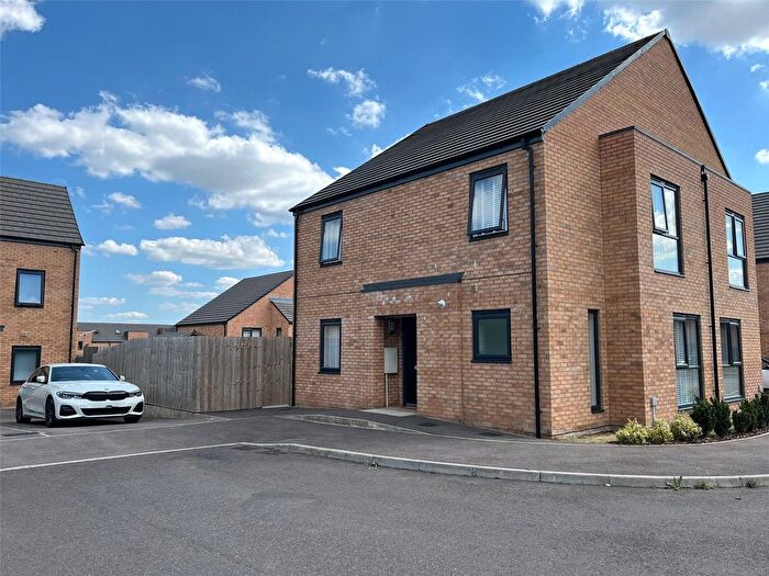 3 Bedroom Semi-Detached House For Sale In Baddesley Close, Daventry, Northamptonshire, NN11