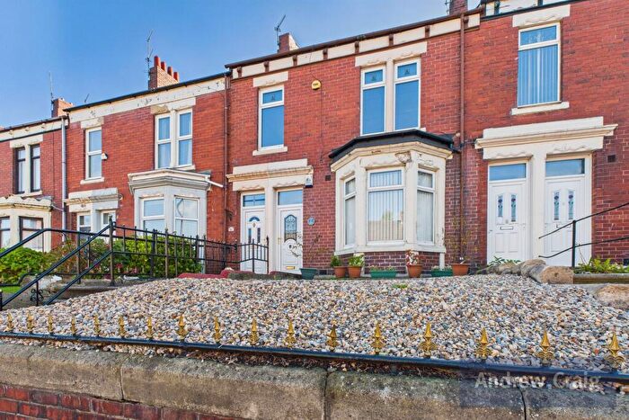 3 Bedroom Flat For Sale In Stowell Terrace, Heworth, NE10