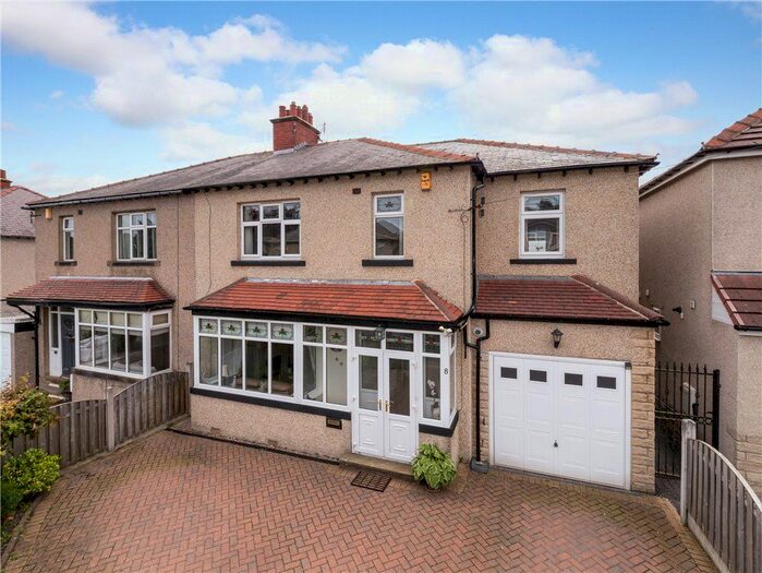 Houses for sale & to rent in BD17 6EY, Hoyle Court Avenue, Baildon Shipley