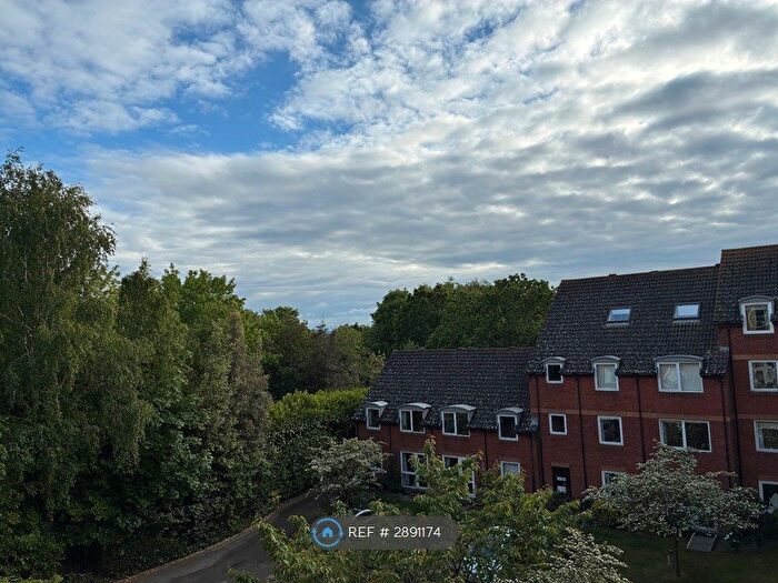 1 Bedroom Flat To Rent In Station Road, Poole, BH14