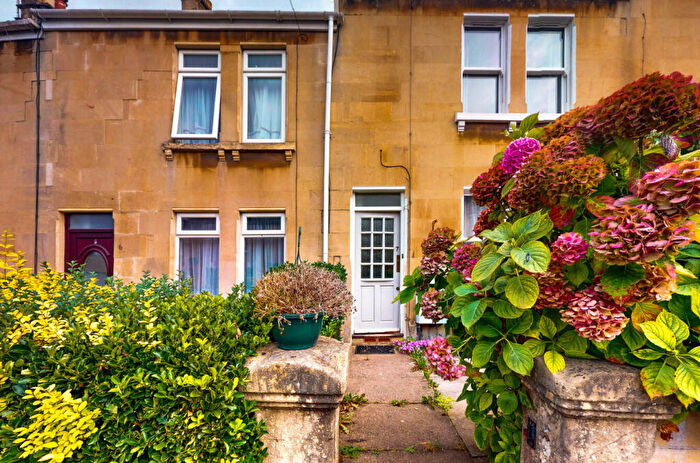 4 Bedroom Terraced House To Rent In Maybrick Road, BA2