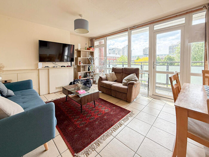 4 Bedroom Flat To Rent In John Ruskin Street, London, SE5