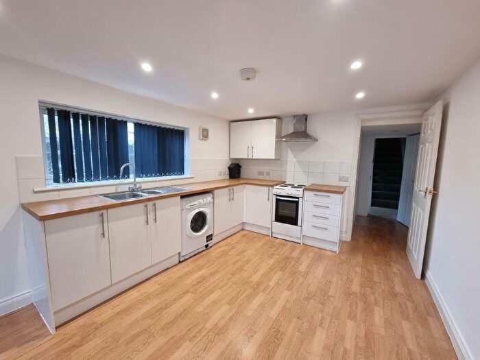 2 Bedroom Maisonette To Rent In Woodbridge Road, Ipswich, IP4