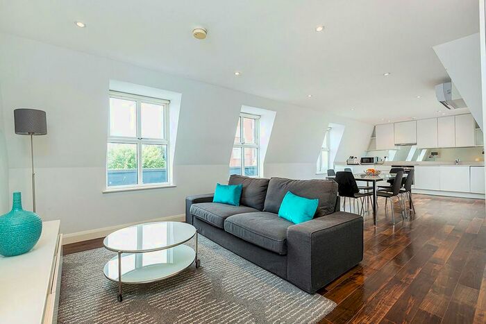 1 Bedroom Flat For Sale In Baroc House, Barrons Court, W6