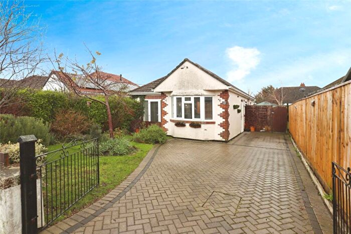 2 Bedroom Bungalow For Sale In Weymans Avenue, Kinson, Bournemouth, Dorset, BH10
