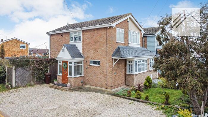 4 Bedroom Detached House For Sale In Florence Road, Canvey Island, SS8