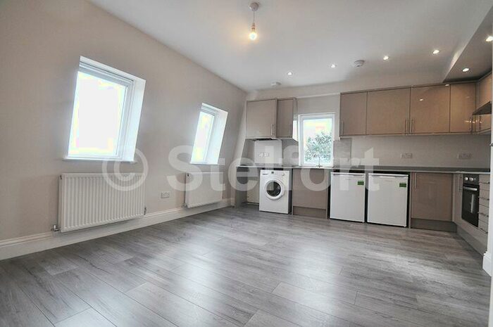 2 Bedroom Apartment To Rent In Grafton Road, London, NW5