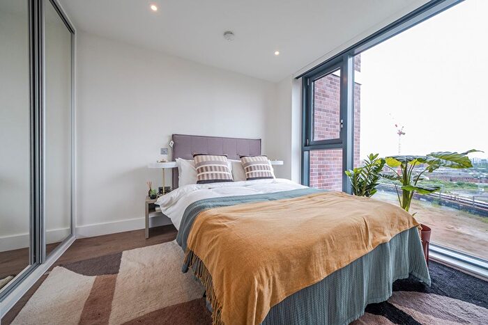 1 Bedroom Flat To Rent In Whitehall, Leeds, LS12
