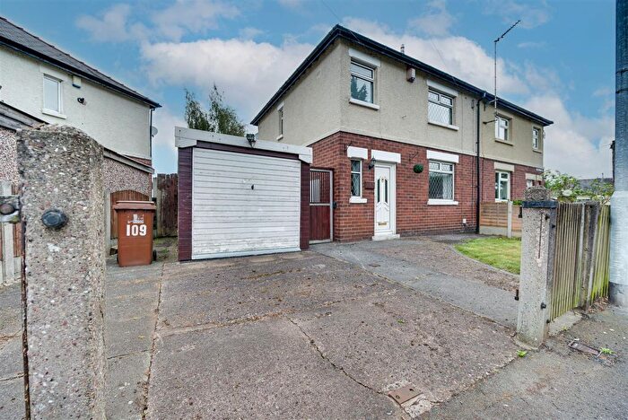 3 Bedroom Semi-Detached House For Sale In Bromley Road, Congleton, CW12