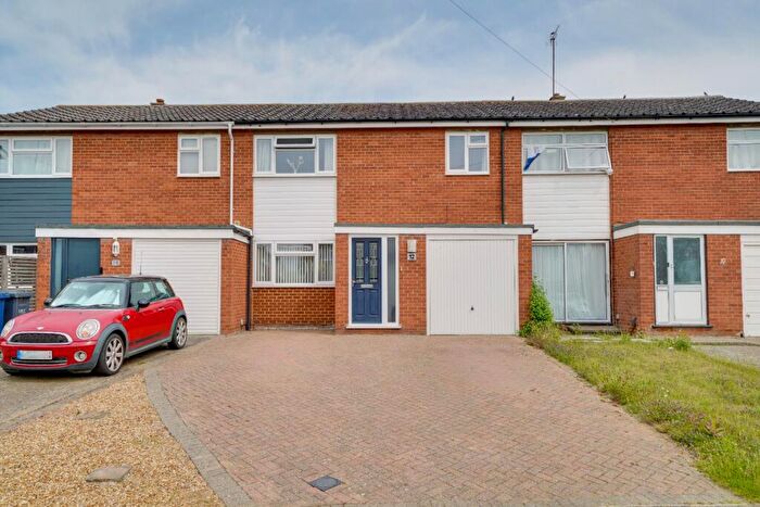 4 Bedroom Terraced House For Sale In Acacia Avenue, St. Ives, PE27