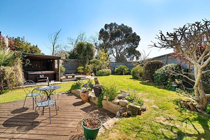 3 Bedroom Detached House For Sale In Havant Road, Hayling Island, PO11