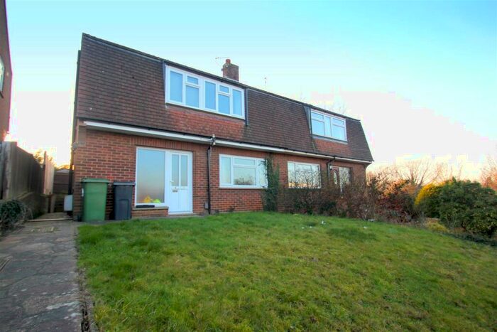 3 Bedroom Semi-Detached House To Rent In Hillary Road, Maidstone, Kent, ME14
