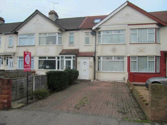3 Bedroom House To Rent In Upminster Road South, London, RM13
