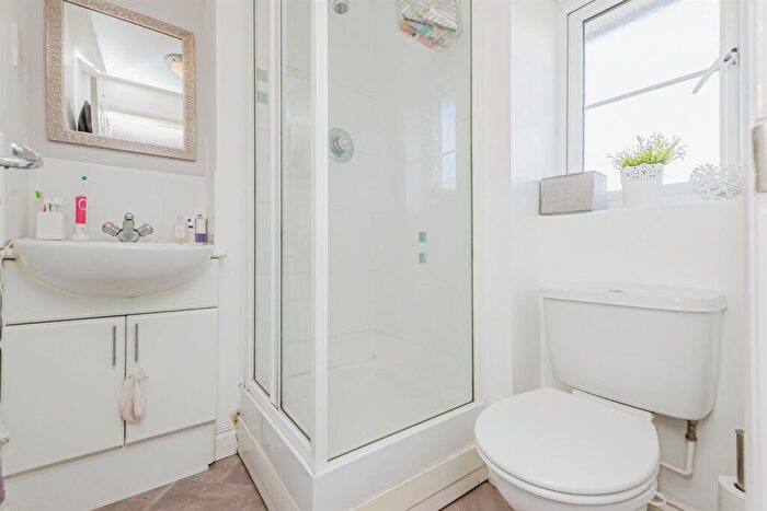 3 Bedroom End Of Terrace House For Sale In Campion Gardens, Birmingham, B24