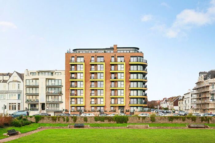 2 Bedroom Flat To Rent In Kingsway, Hove, BN3