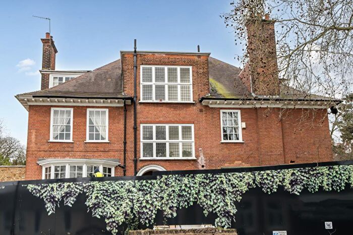 3 Bedroom Flat For Sale In Frognal, Hampstead, NW3