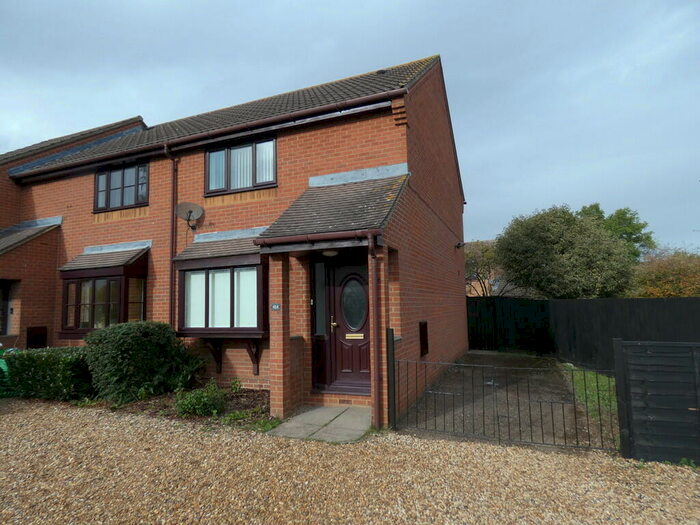 3 Bedroom Semi-Detached House To Rent In Fields Road, Wootton, MK43