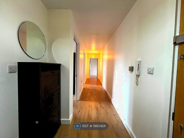 2 Bedroom Flat To Rent In Alexandra Avneue, Harrow, HA2