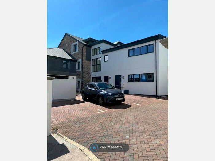 2 Bedroom Flat To Rent In St. Martins Mews, St. Marychurch, Torquay, TQ1