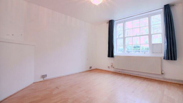 2 Bedroom Flat To Rent In Barnfield, Belsize Park, NW3