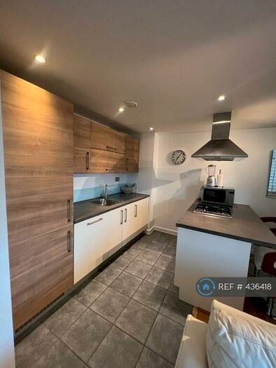 2 Bedroom Flat To Rent In Mcfadden Court, London, E10