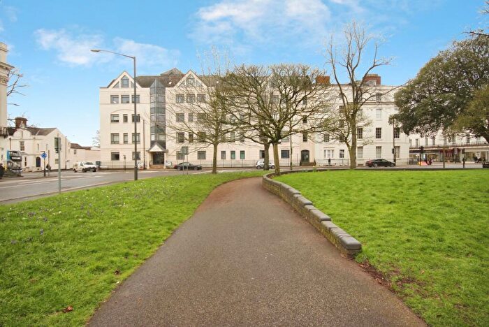 2 Bedroom Flat For Sale In Clarendon Avenue, Leamington Spa, Warwickshire, CV32