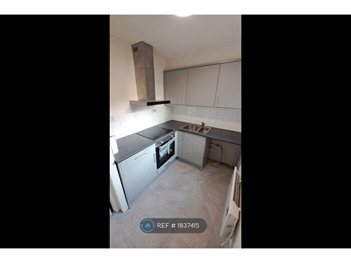 Studio To Rent In Mansfield Close, Birchwood, Warrington, WA3