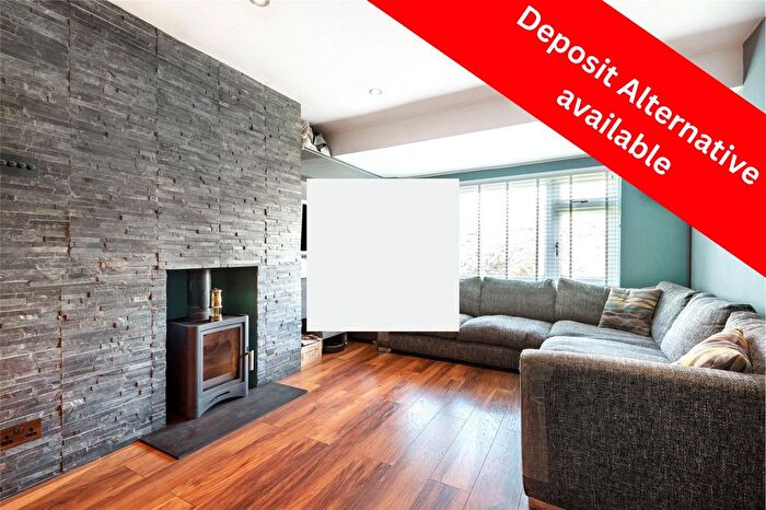 2 Bedroom Maisonette To Rent In Cherrydown Walk, Romford, Havering, RM7