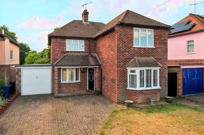 3 Bedroom Detached House To Rent In Primrose Ridge, Godalming, GU7