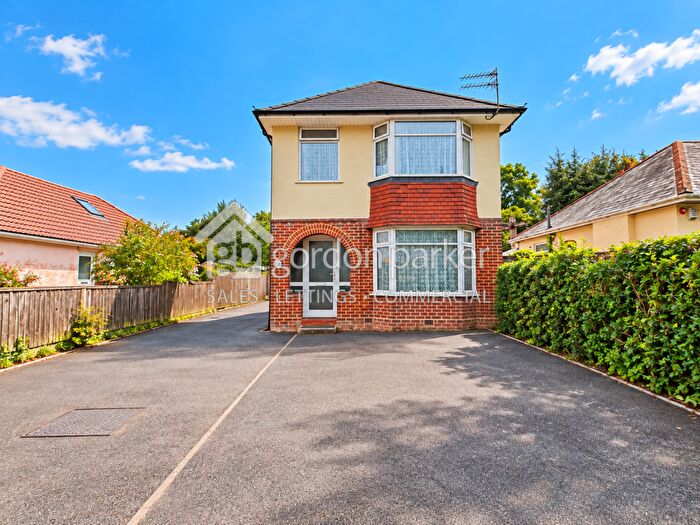 4 Bedroom Detached House For Sale In Fernheath Road, Bournemouth, BH11