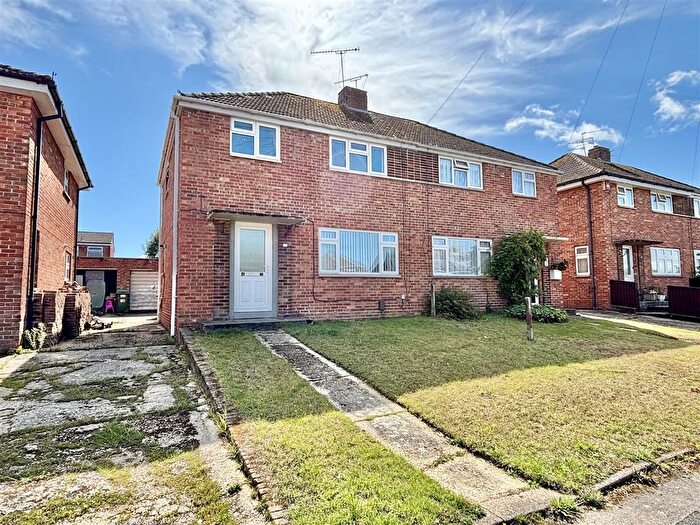 3 Bedroom Semi-Detached House For Sale In Fitzworth Avenue, Hamworthy, BH16