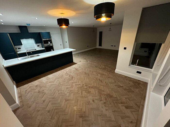 2 Bedroom Flat To Rent In Flat, Claremont Drive, Headingley, Leeds, LS6