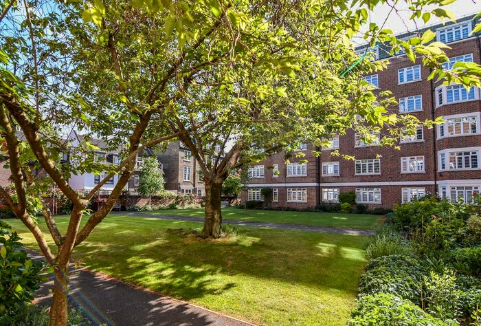 Studio To Rent In Chatsworth Court, Pembroke Road, Kensington, W8
