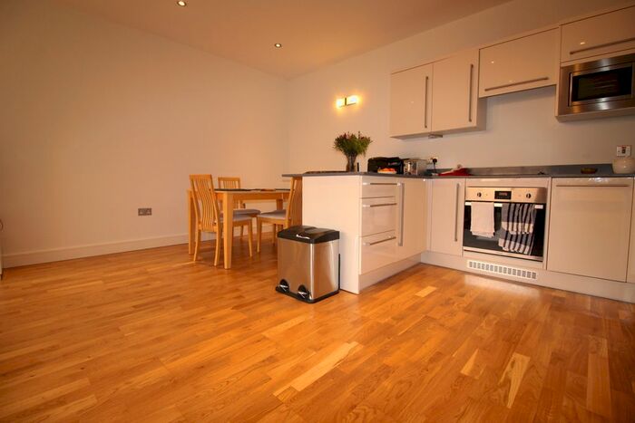 2 Bedroom Flat To Rent In Catteshall Lane, Godalming, GU7