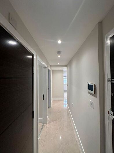 2 Bedroom Flat To Rent In Edward Avenue, London, E4