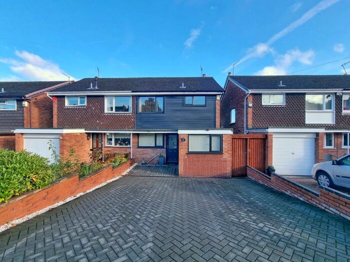 3 Bedroom Semi-Detached House To Rent In Glenroyd Avenue, Stoke-On-Trent, Staffordshire, ST2