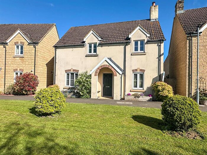 3 Bedroom Detached House For Sale In Avenue De Gien, Malmesbury, SN16