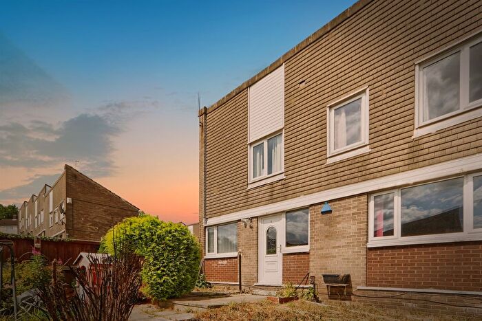 3 Bedroom End Terrace House For Sale In Bawn Gardens, New Farnley, Leeds, LS12