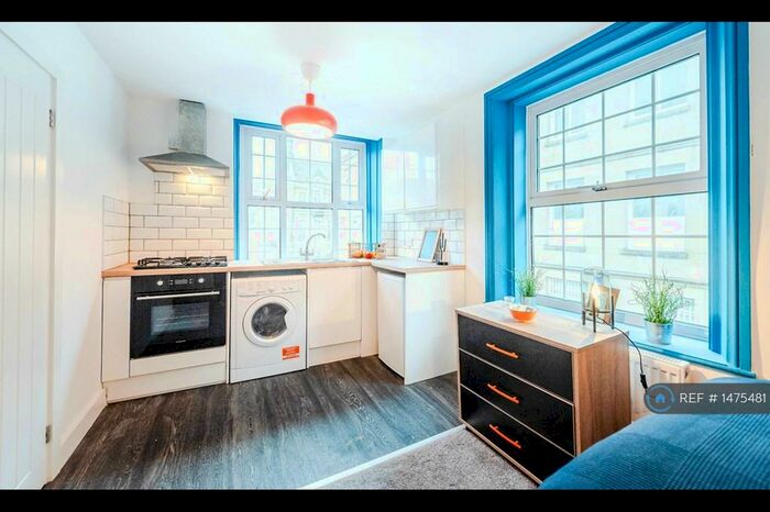 Studio To Rent In Retiro Street, Oldham, OL1