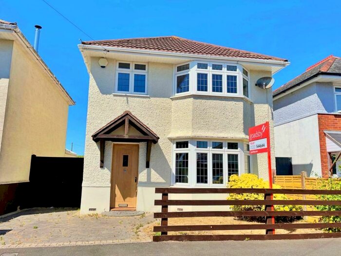 3 Bedroom Detached House To Rent In Northbourne, BH10
