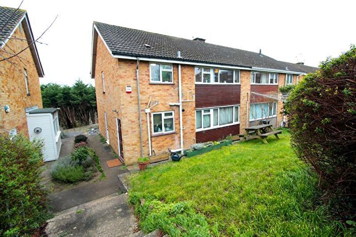 2 Bedroom Flat For Sale In Westover Road, Westbury-On-Trym, BS9