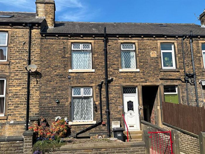 1 Bedroom Terraced House For Sale In Blackmoorfoot Road, Huddersfield, HD4