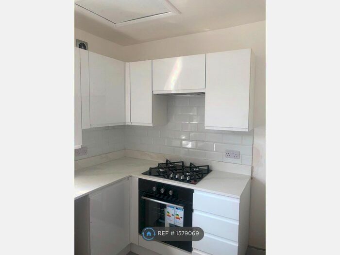 2 Bedroom Flat To Rent In Sydenham Road, Croydon, CR0