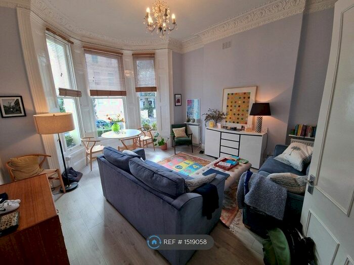 2 Bedroom Flat To Rent In Elgin Crescent, London, W11
