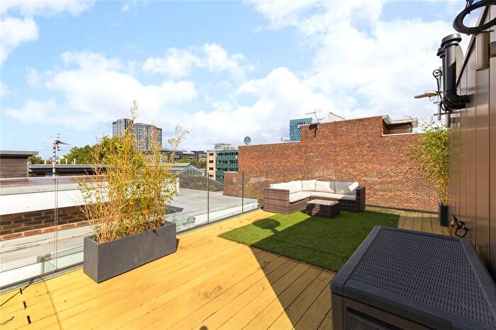 4 Bedroom Terraced House To Rent In Southern Street, Manchester, Greater Manchester, M3